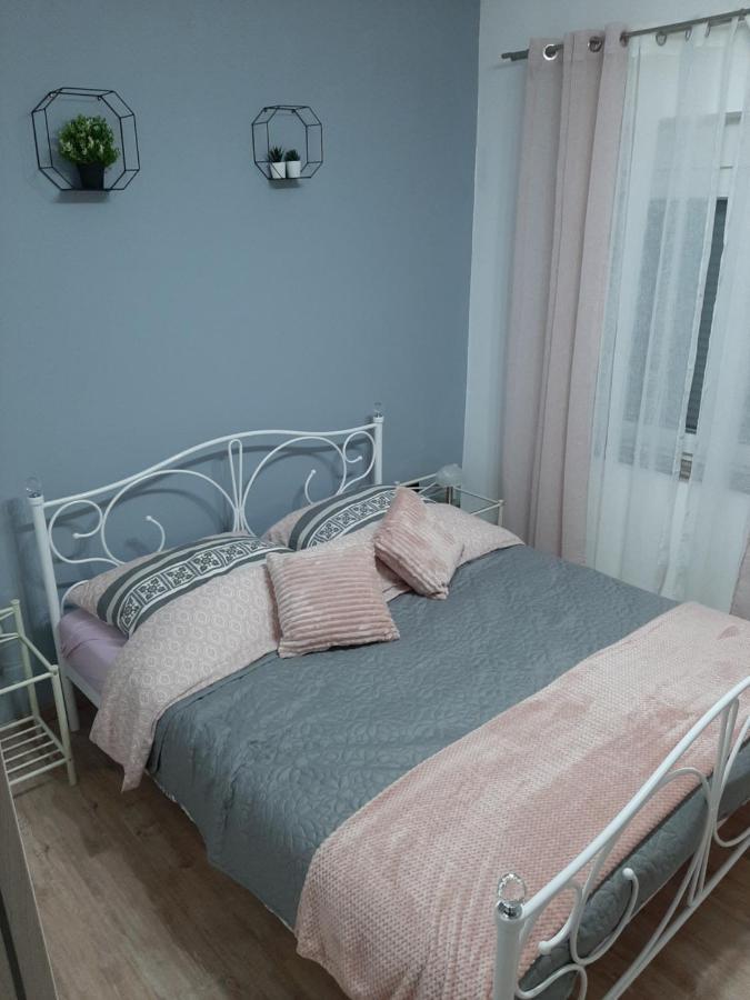 Ferienhaus Karlo Pridraga Ngoại thất bức ảnh