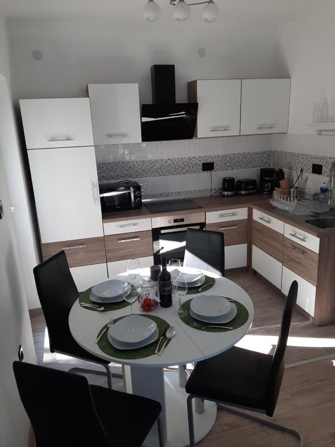 Ferienhaus Karlo Pridraga Ngoại thất bức ảnh