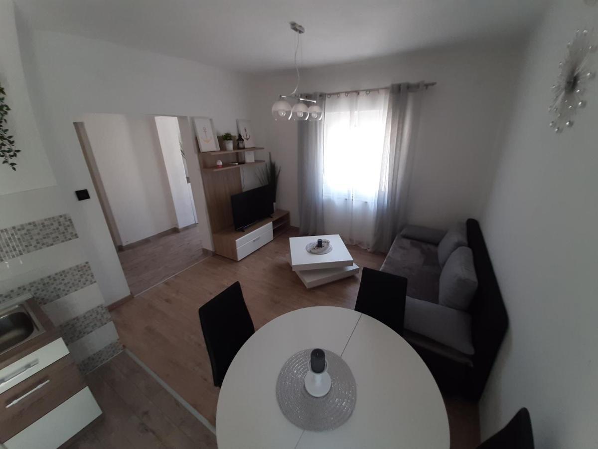 Ferienhaus Karlo Pridraga Ngoại thất bức ảnh
