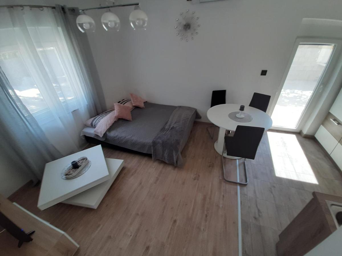 Ferienhaus Karlo Pridraga Ngoại thất bức ảnh