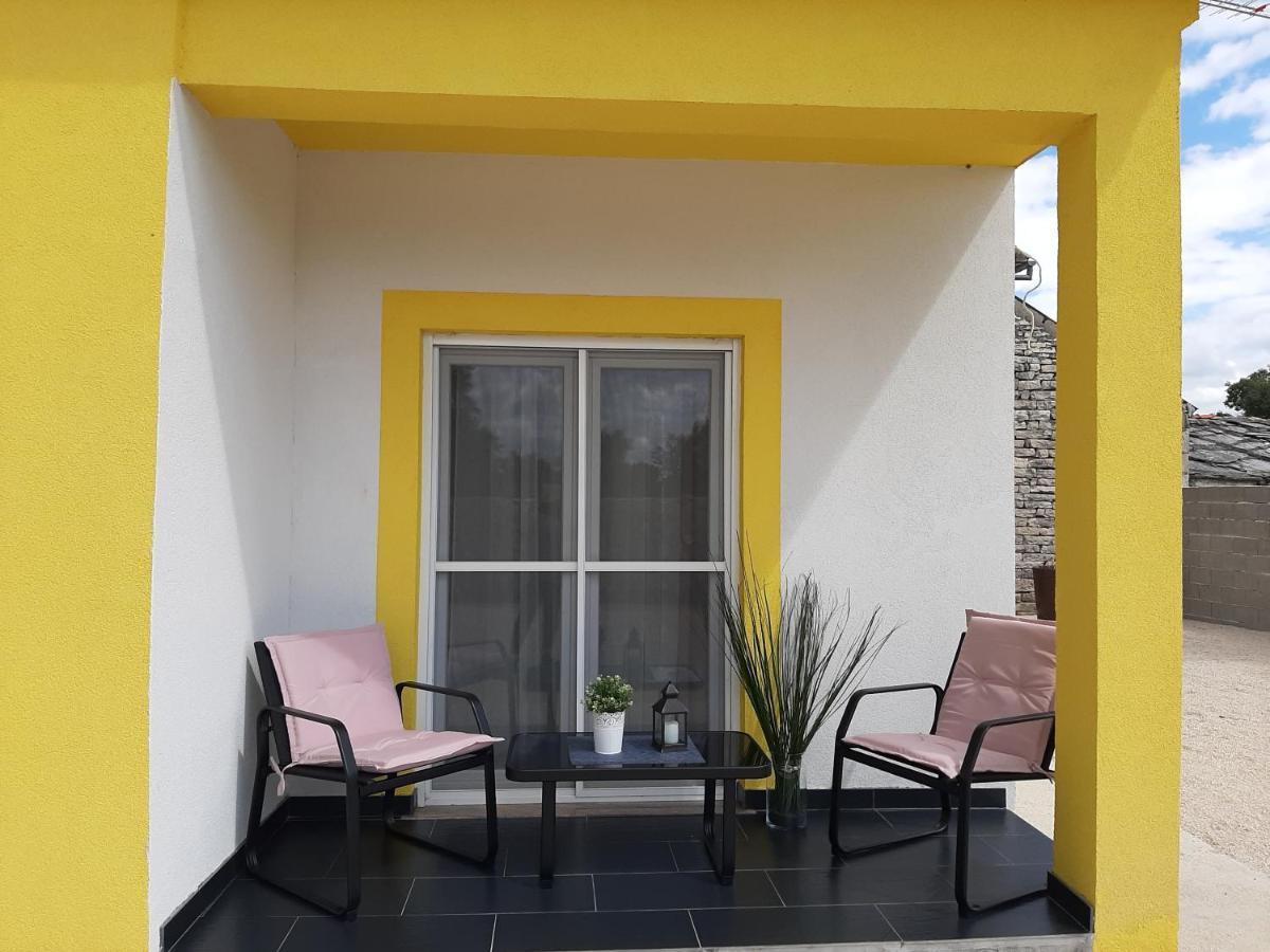 Ferienhaus Karlo Pridraga Ngoại thất bức ảnh