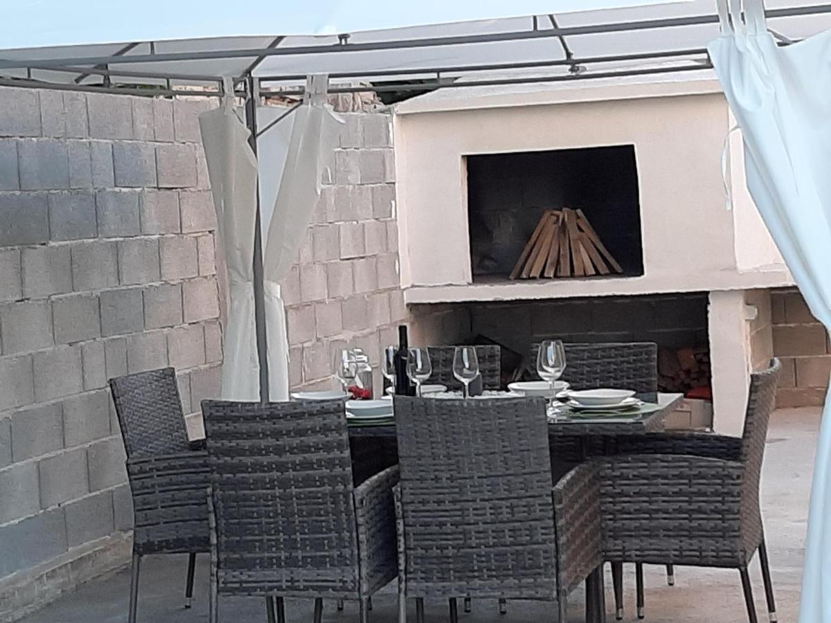 Ferienhaus Karlo Pridraga Ngoại thất bức ảnh