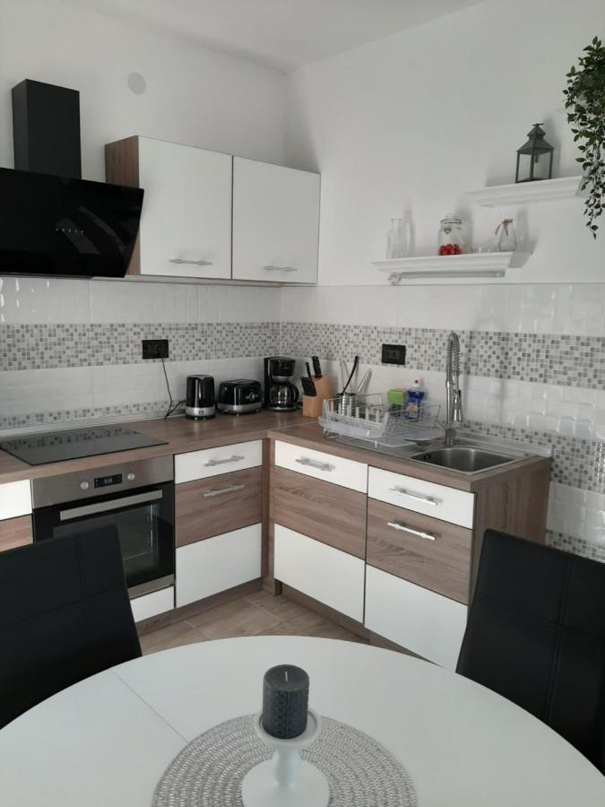 Ferienhaus Karlo Pridraga Ngoại thất bức ảnh