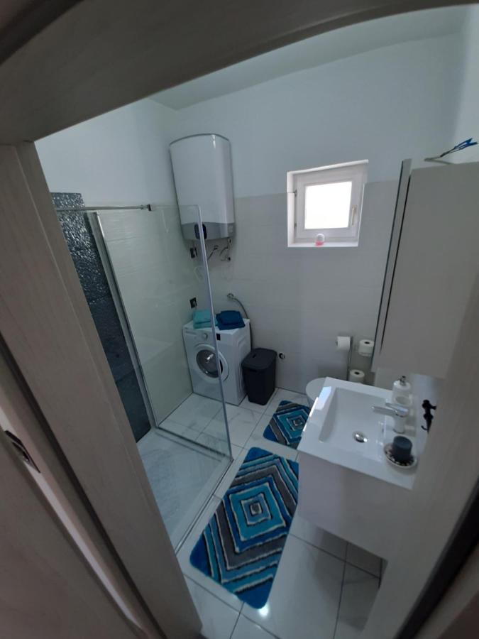 Ferienhaus Karlo Pridraga Ngoại thất bức ảnh