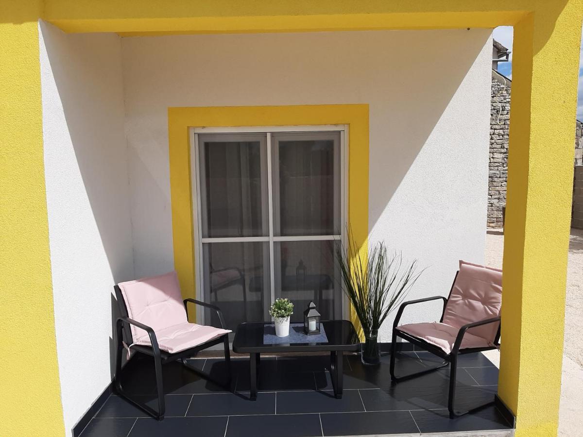 Ferienhaus Karlo Pridraga Ngoại thất bức ảnh
