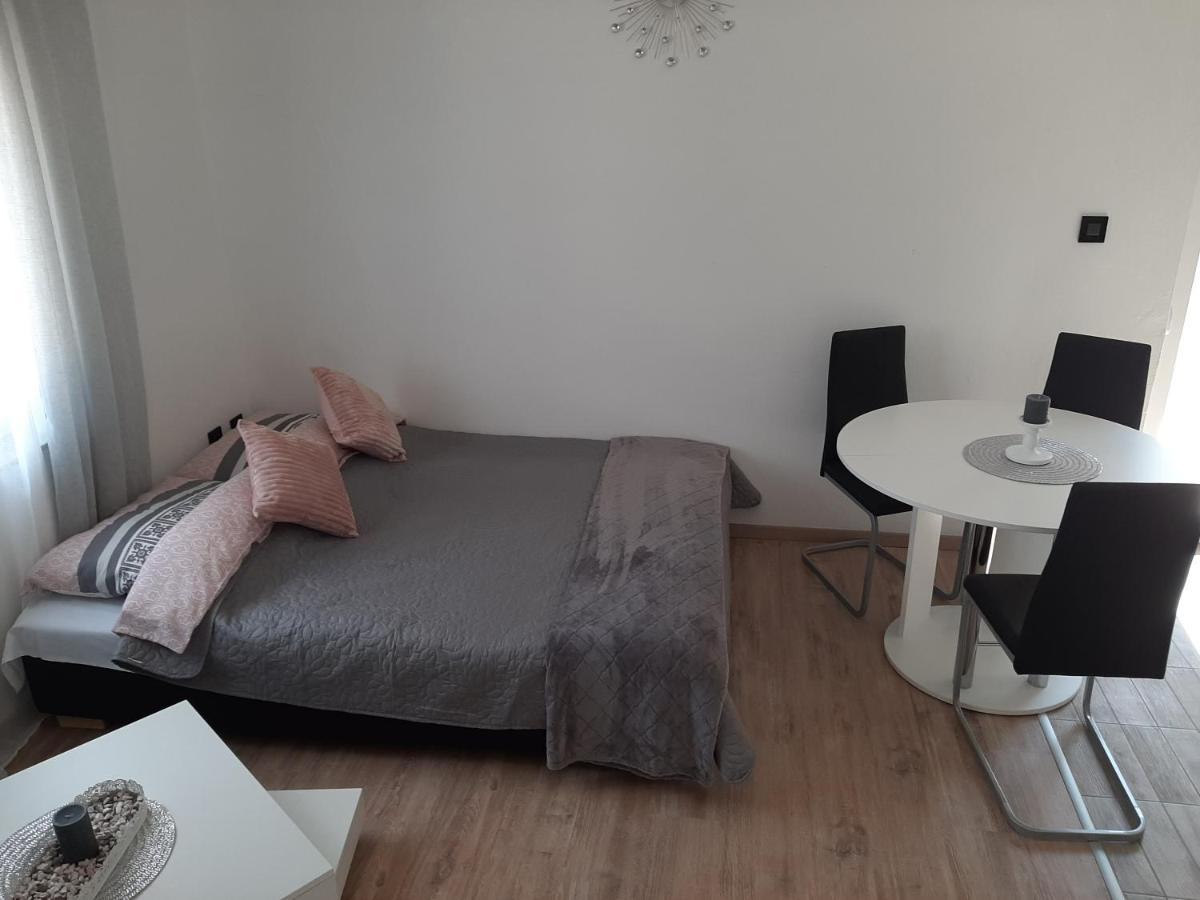 Ferienhaus Karlo Pridraga Ngoại thất bức ảnh