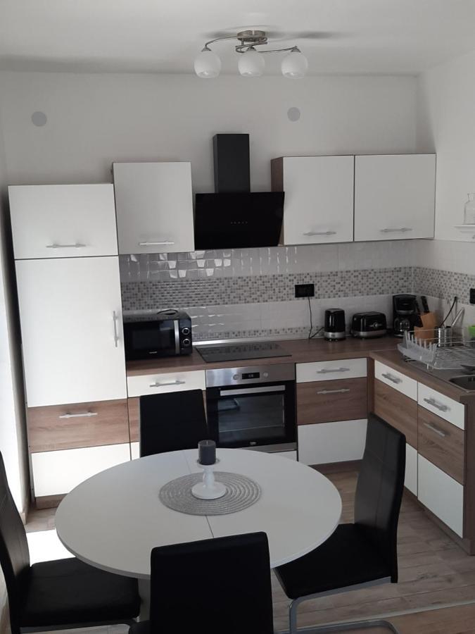 Ferienhaus Karlo Pridraga Ngoại thất bức ảnh