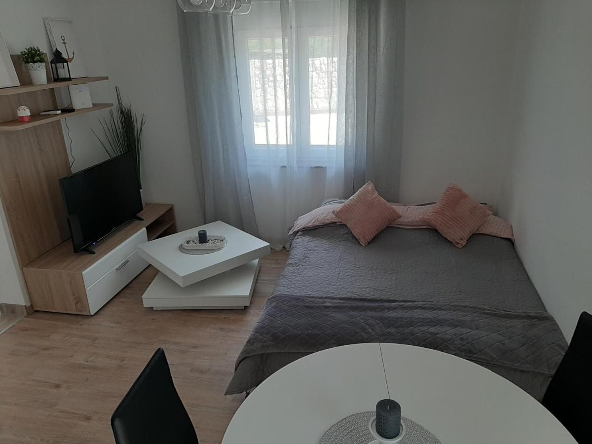Ferienhaus Karlo Pridraga Ngoại thất bức ảnh
