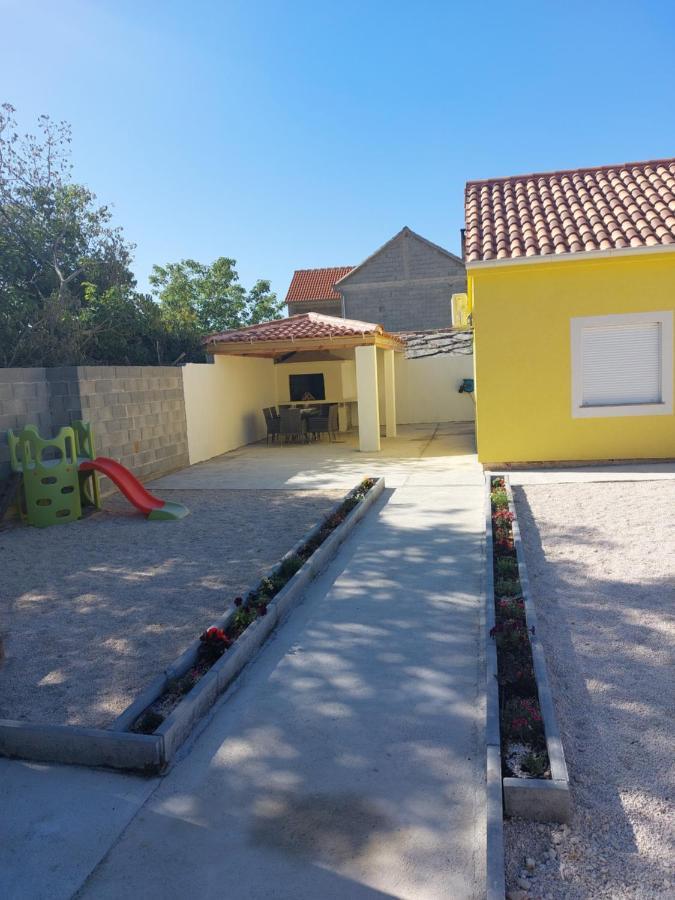 Ferienhaus Karlo Pridraga Ngoại thất bức ảnh
