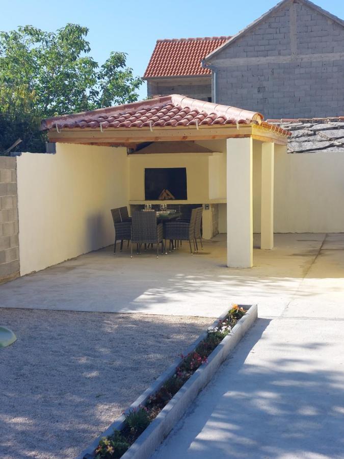 Ferienhaus Karlo Pridraga Ngoại thất bức ảnh